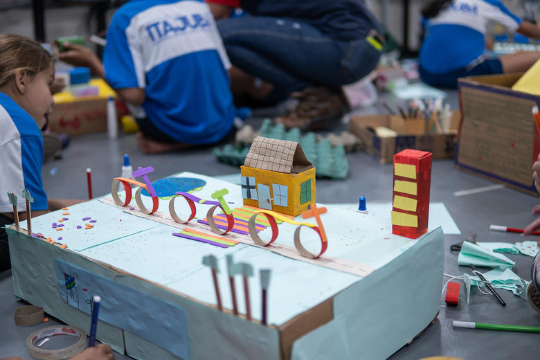 cardboard_designed_with_bicycle